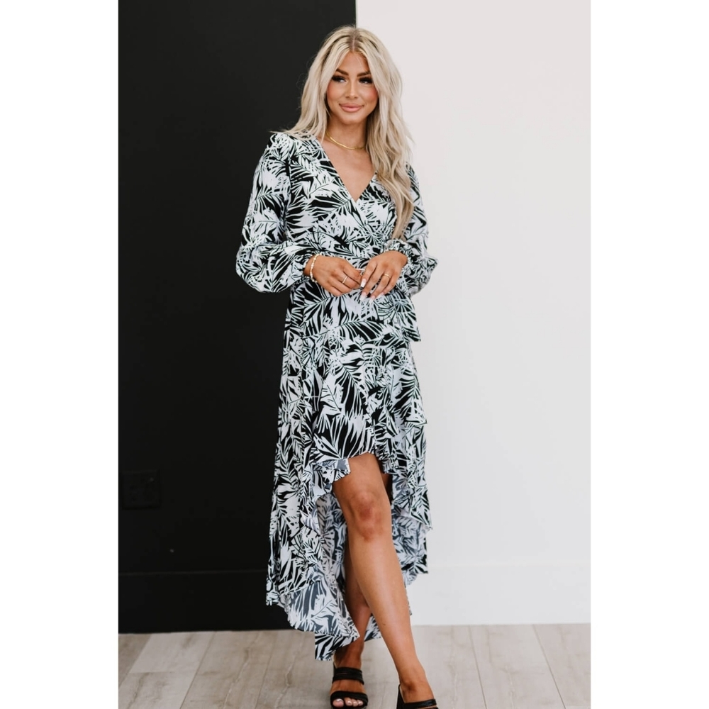 Dress Day Vintage Vineyard Botanical Print High-Low Dress in Black - Picture 2 of 7